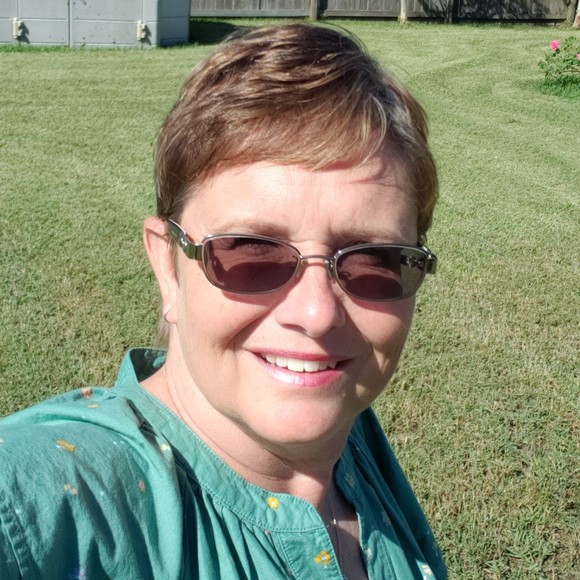 Meet your Posher, Leeanna - Picture 1 of 1